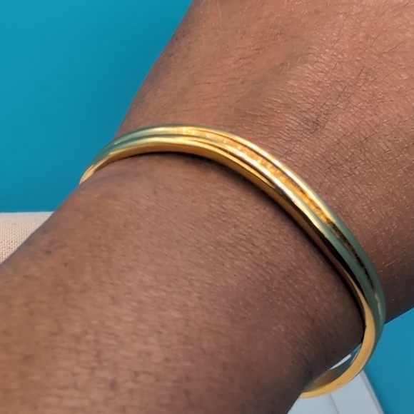 Ben-Amun Gold Sculptural Bracelet - Picture 5 of 6